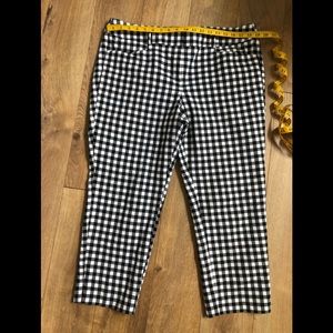 Loft Marissa fit Black/White Gingham Crop Pants